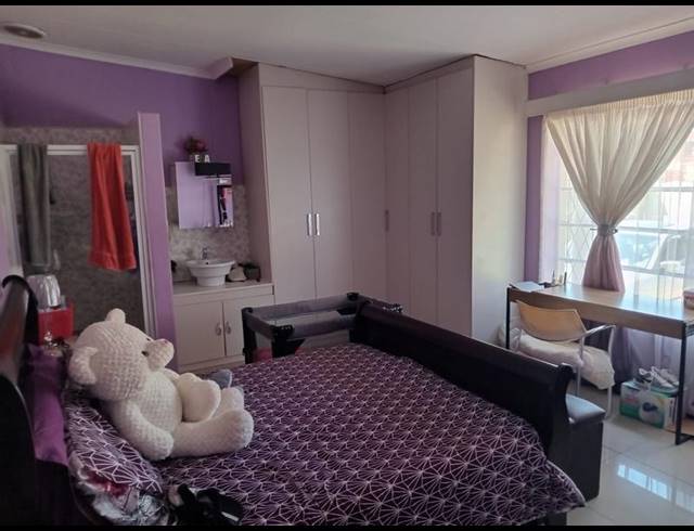 4 BEDROOM HOUSE FOR SALE IN SOPHIATOWN